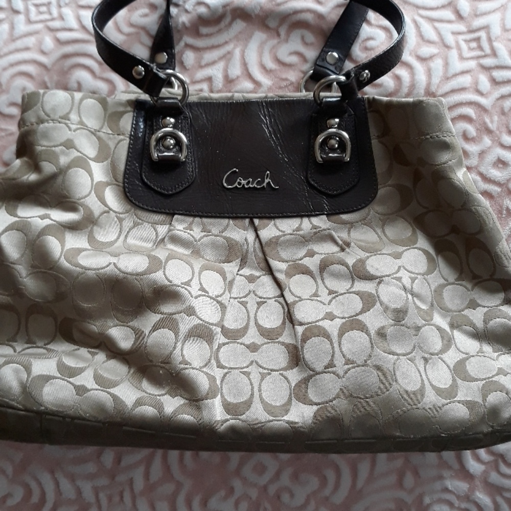 Coach purse used twice